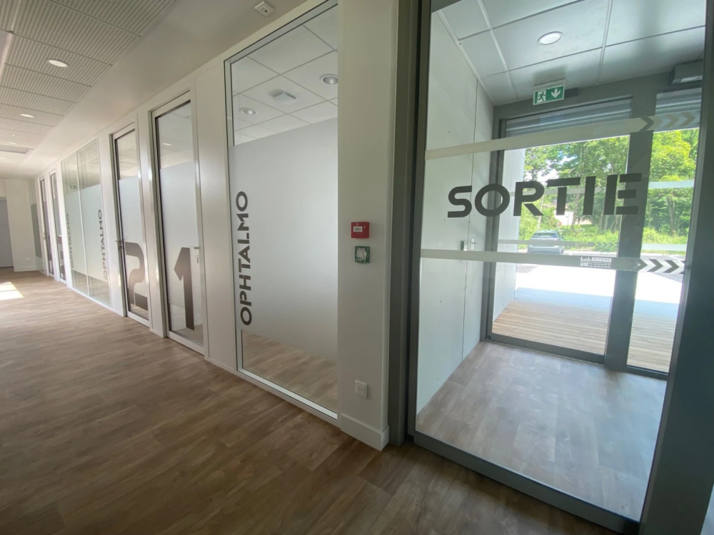 Pose vitrophanie dépolie centre ophtalmologique Marmande